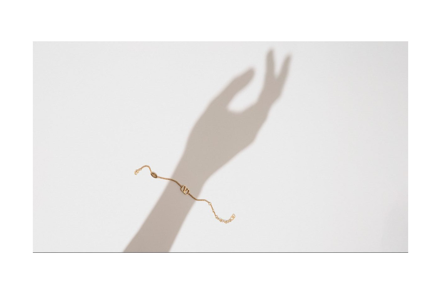 L'Art du Layering : Comment superposer vos colliers avec élégance